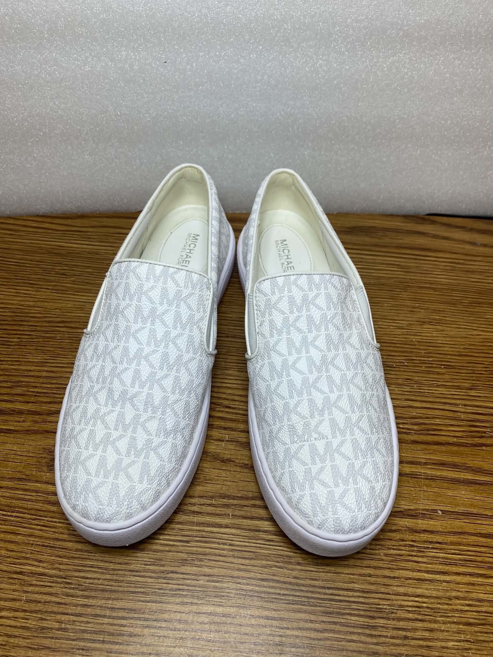 Michael Michael Kors Women's White MK Logo Slip-On Low Top Sneakers Shoes Size 8